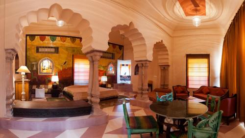 尼梅拉納提加拉堡宮殿酒店 (Neemrana's Tijara Fort Palace) in 碧瓦帝 尼梅拉納提加拉堡宮殿酒店 (Neemrana's Tijara Fort Palace) in 碧瓦帝