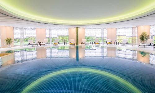 Úszómedence, Hotel VierJahreszeiten am Seilersee in Iserlohn Úszómedence, Hotel VierJahreszeiten am Seilersee in Iserlohn