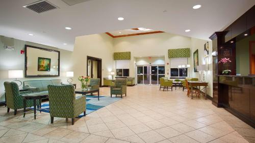 Lobby, Best Western Plus Miami-Doral Dolphin Mall in Doral Lobby, Best Western Plus Miami-Doral Dolphin Mall in Doral
