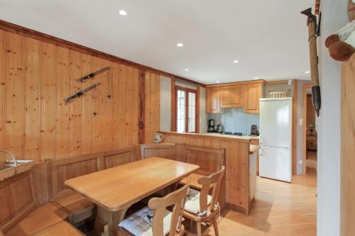 廚房, Chalet charmant a Stosswihr avec vue sur montagne + balcon in 史托斯維亞 廚房, Chalet charmant a Stosswihr avec vue sur montagne + balcon in 史托斯維亞