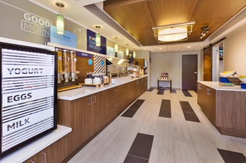 Eten en drinken, Holiday Inn Express - Waldorf By IHG in Waldorf Eten en drinken, Holiday Inn Express - Waldorf By IHG in Waldorf