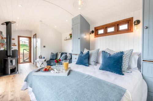 Daisy Park Shepherds Hut in St Martin Daisy Park Shepherds Hut in St Martin