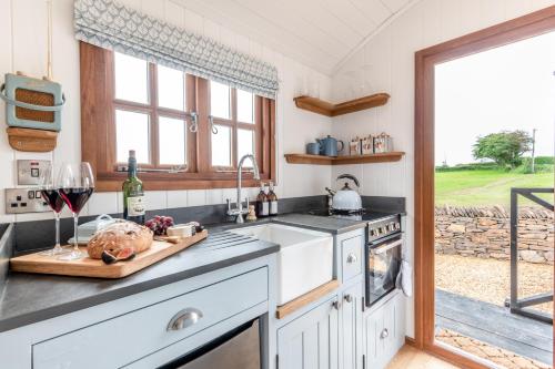 Daisy Park Shepherds Hut in St Martin Daisy Park Shepherds Hut in St Martin