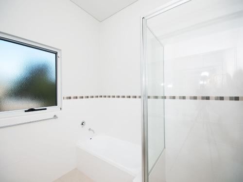 Stunning Holiday Townhouse in Tea Gardens Stunning Holiday Townhouse in Tea Gardens