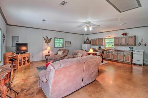 Heavenly Heber Springs Hideaway Fish and Hike! in Jacksonville (AR) Heavenly Heber Springs Hideaway Fish and Hike! in Jacksonville (AR)