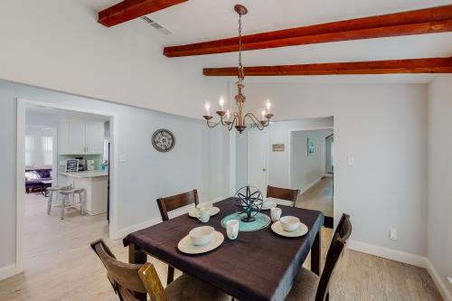 Dallas Getaway in Lake Highlands Dallas Getaway in Lake Highlands