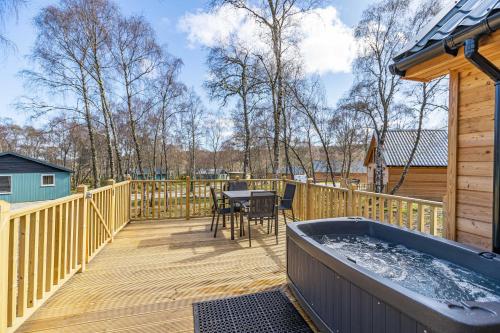 Balcony/terrace, Thistle Lodge 22 with Hot Tub in Beauly Balcony/terrace, Thistle Lodge 22 with Hot Tub in Beauly