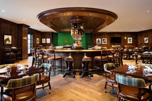 Bar/lounge, The Equestrian in Ocala (FL) Bar/lounge, The Equestrian in Ocala (FL)