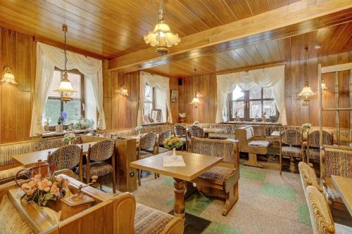 Restaurant, Ferienhof Guglhupf in Sankt Oswald-Riedlhutte Restaurant, Ferienhof Guglhupf in Sankt Oswald-Riedlhutte