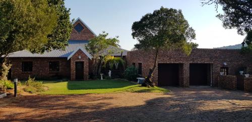 Protea Lodge and Cottage- NO LOADSHEDDING in Lovemore Park Protea Lodge and Cottage- NO LOADSHEDDING in Lovemore Park