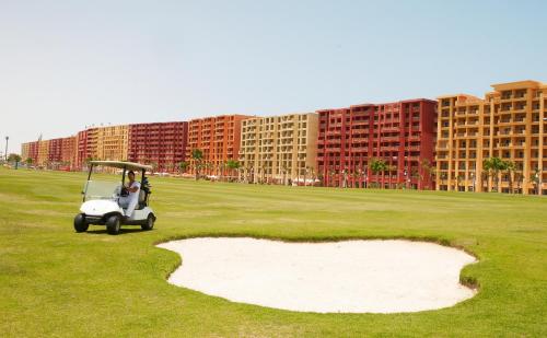 Lapangan golf di properti, Porto Golf Marina Apartments By Amer-Group in El Alamein Lapangan golf di properti, Porto Golf Marina Apartments By Amer-Group in El Alamein
