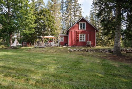 Beautifully renovated lakeside red cottage in Salo Beautifully renovated lakeside red cottage in Salo