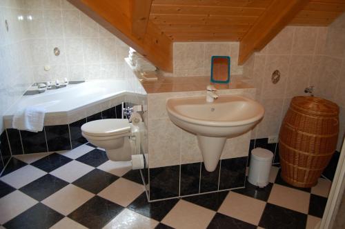 This photo about Appartementhauser am Gothensee shared on HyHotel.com