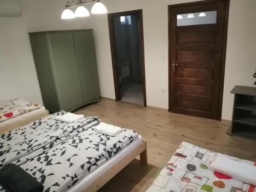 Cinege Vendeghaz in Tolcsva Cinege Vendeghaz in Tolcsva