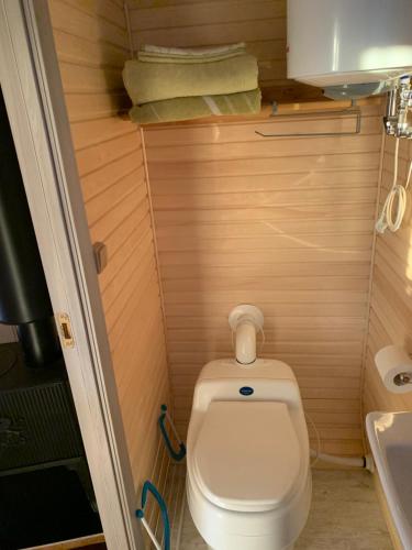 Bathroom, Irenes Tinyhouse in Markt Nordheim Bathroom, Irenes Tinyhouse in Markt Nordheim