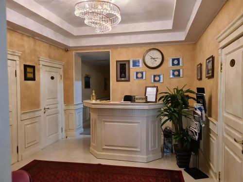 Előcsarnok, Prestige in Saryarka Negyed Előcsarnok, Prestige in Saryarka Negyed