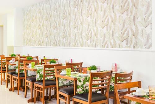 Hotel Cajueiro Guaruja in Guaiuba Hotel Cajueiro Guaruja in Guaiuba