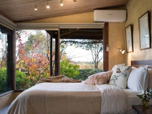 Italian Hill Garden Villa