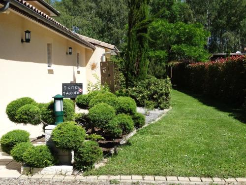 Entrance, L'Escale Sud Gironde - Sejour en amoureux avec jacuzzi privatif - Piscine - Massage Traiteur & Brunc in Villandraut Entrance, L'Escale Sud Gironde - Sejour en amoureux avec jacuzzi privatif - Piscine - Massage Traiteur & Brunc in Villandraut