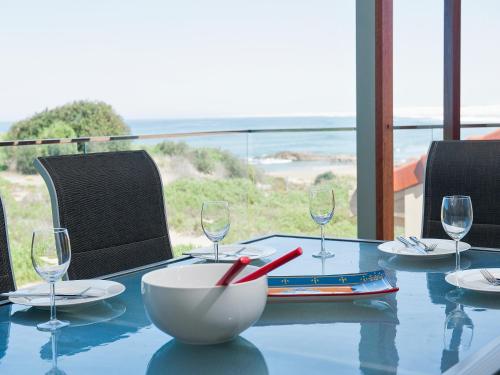 Alimentos e Bebidas, Seas the Day 41A in Anna Bay Alimentos e Bebidas, Seas the Day 41A in Anna Bay