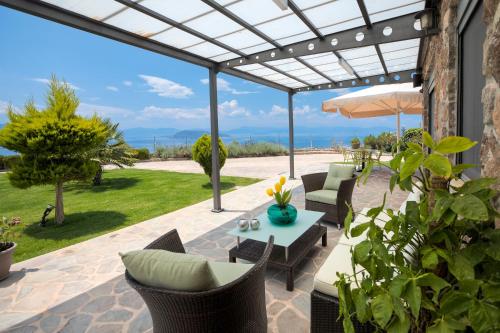Bejárat, Marini Luxury Apartments and Suites in Aegina Bejárat, Marini Luxury Apartments and Suites in Aegina