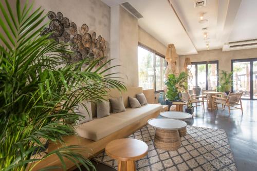 ロビー, be batroun in バットルーン ロビー, be batroun in バットルーン