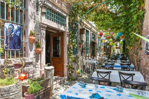 Restaurant, Orchis Buti̇k Hotel in Ayvalik Restaurant, Orchis Buti̇k Hotel in Ayvalik