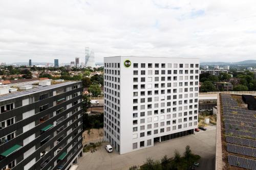 Фасада на хотела, B&B HOTEL Basel in Базел Фасада на хотела, B&B HOTEL Basel in Базел