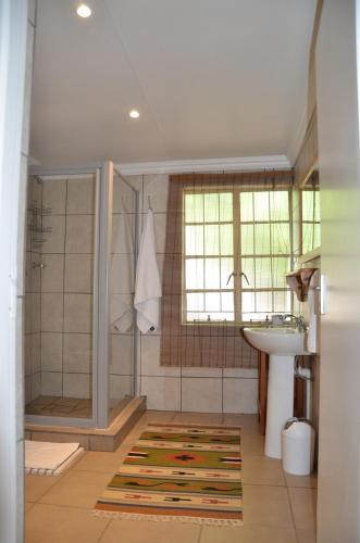 Bathroom, Self Catering Corner Cottage in Burgersdorp Bathroom, Self Catering Corner Cottage in Burgersdorp