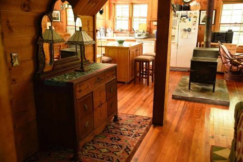 Fox Trot Cabin in Χίλσβιλ(Βιρτζίνια) Fox Trot Cabin in Χίλσβιλ(Βιρτζίνια)