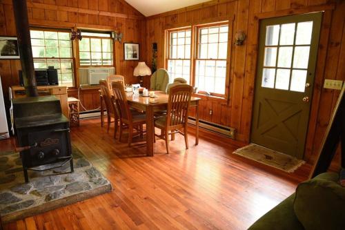 Fox Trot Cabin in Χίλσβιλ(Βιρτζίνια) Fox Trot Cabin in Χίλσβιλ(Βιρτζίνια)