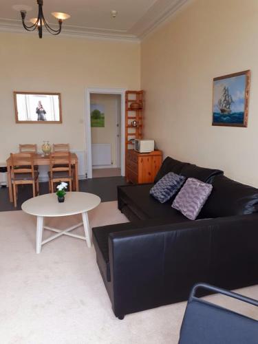 Commodore Guesthouse, Self-Catering Suites in Rothesay Commodore Guesthouse, Self-Catering Suites in Rothesay