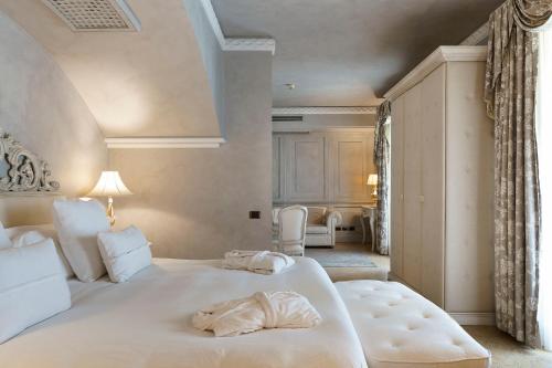 ロマーノ パレス ラグジュアリー ホテル (Romano Palace Luxury Hotel) in カターニア ロマーノ パレス ラグジュアリー ホテル (Romano Palace Luxury Hotel) in カターニア