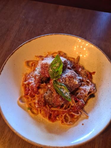 The Canalside B&B at The Auld Shebeen Bar in آثي The Canalside B&B at The Auld Shebeen Bar in آثي