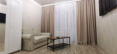 Balcony/terrace, 2-к Апартаменты с отличным расположением in Kogalym Balcony/terrace, 2-к Апартаменты с отличным расположением in Kogalym
