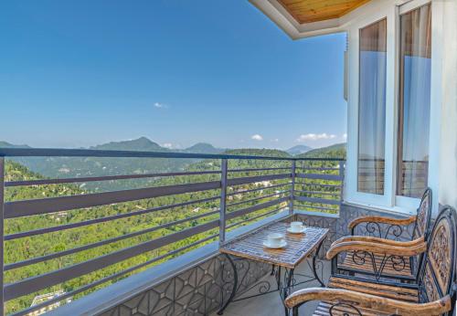 Balcony/terrace, Kanishka Retreat Chail in Chail Balcony/terrace, Kanishka Retreat Chail in Chail