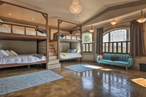 Flawless Durango Home with Theater and Pool Table in Durango Centru oraş Flawless Durango Home with Theater and Pool Table in Durango Centru oraş