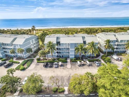 Beach, South Seas Beach Villa 2313 in Captiva Island (FL) Beach, South Seas Beach Villa 2313 in Captiva Island (FL)