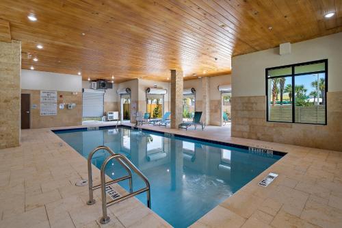 Swimming pool, Holiday Inn Express St Augustine Vilano Beach in Vilano Beach Swimming pool, Holiday Inn Express St Augustine Vilano Beach in Vilano Beach