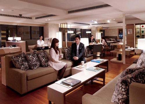 Skupni salon/TV območje, Hotel Cozzi Zhongxiao Taipei near Chiang Kai-shek Memorial Hall Park Skupni salon/TV območje, Hotel Cozzi Zhongxiao Taipei near Chiang Kai-shek Memorial Hall Park