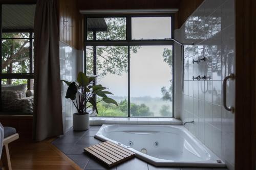 Spa, Treetops Seaview Montville in Montville Spa, Treetops Seaview Montville in Montville