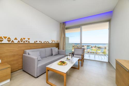 נוף, Seasons Hotel (Adults Only) in איה נאפה נוף, Seasons Hotel (Adults Only) in איה נאפה