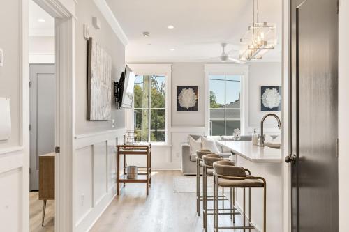 The Jasmine Suite at 124 Spring