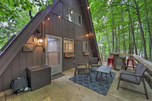 Private Hot Tub Cabin 1 Mi to Beech Mountain! in بانر الك Private Hot Tub Cabin 1 Mi to Beech Mountain! in بانر الك