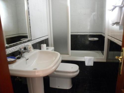 This photo about Hotel Restaurante Casa Fernando shared on HyHotel.com