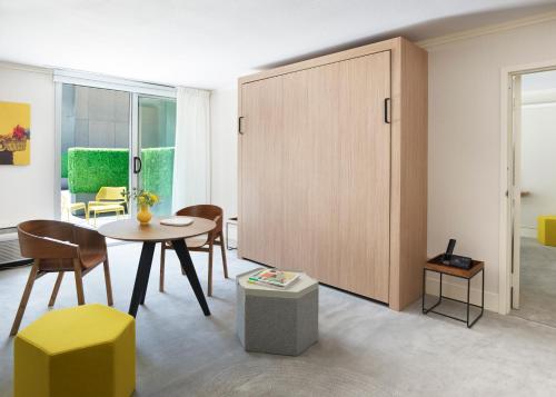 Balcony/terrace, BEI San Francisco, Trademark Collection by Wyndham in San Francisco (CA) Balcony/terrace, BEI San Francisco, Trademark Collection by Wyndham in San Francisco (CA)