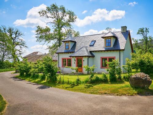 Hazel Lodge, Blairgowrie in Bridge of Craigisla Hazel Lodge, Blairgowrie in Bridge of Craigisla