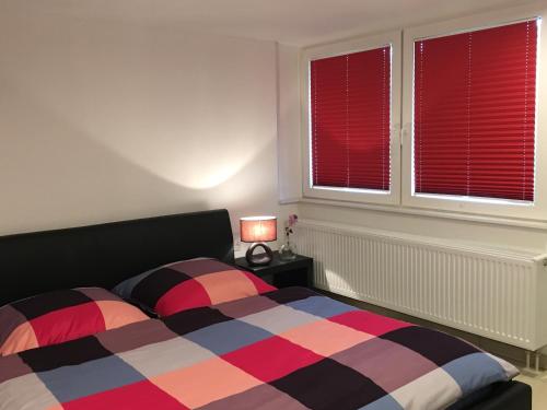 KOMPLETTES FERIENHAUS POTSDAM BERLIN GÄSTEHAUS IN SEENÄHE 95qm2 MONTEURZIMMER