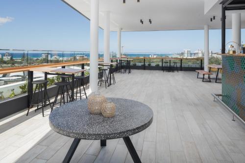 Bar/lounge, Rydges Gold Coast Airport in Gold Coast Bar/lounge, Rydges Gold Coast Airport in Gold Coast