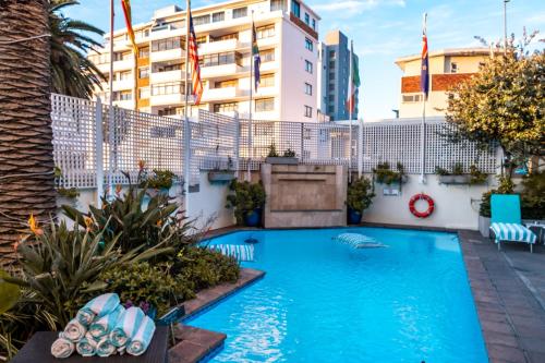 สระว่ายน้ำ, แบนทรี เบย์ อพาร์ทโฮเทล บาย โททัลสเตย์ (Bantry Bay Aparthotel by Totalstay) in จุดชมวิวทะเล สระว่ายน้ำ, แบนทรี เบย์ อพาร์ทโฮเทล บาย โททัลสเตย์ (Bantry Bay Aparthotel by Totalstay) in จุดชมวิวทะเล